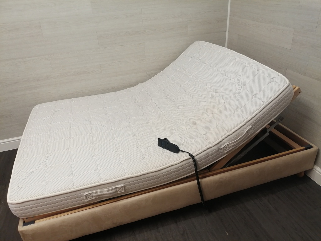 4FT6" ADJUSTABLE OAKDALE ELECTRIC BED