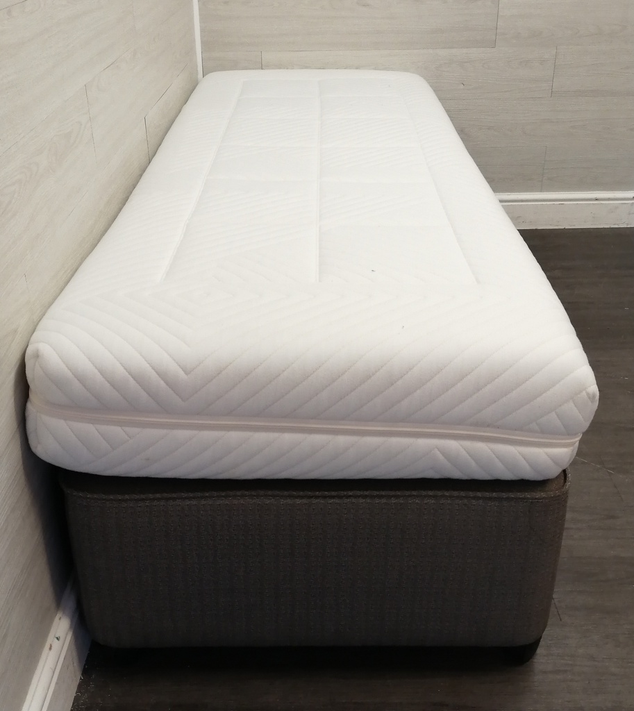 2ft 6" small single divan base and mattress set
