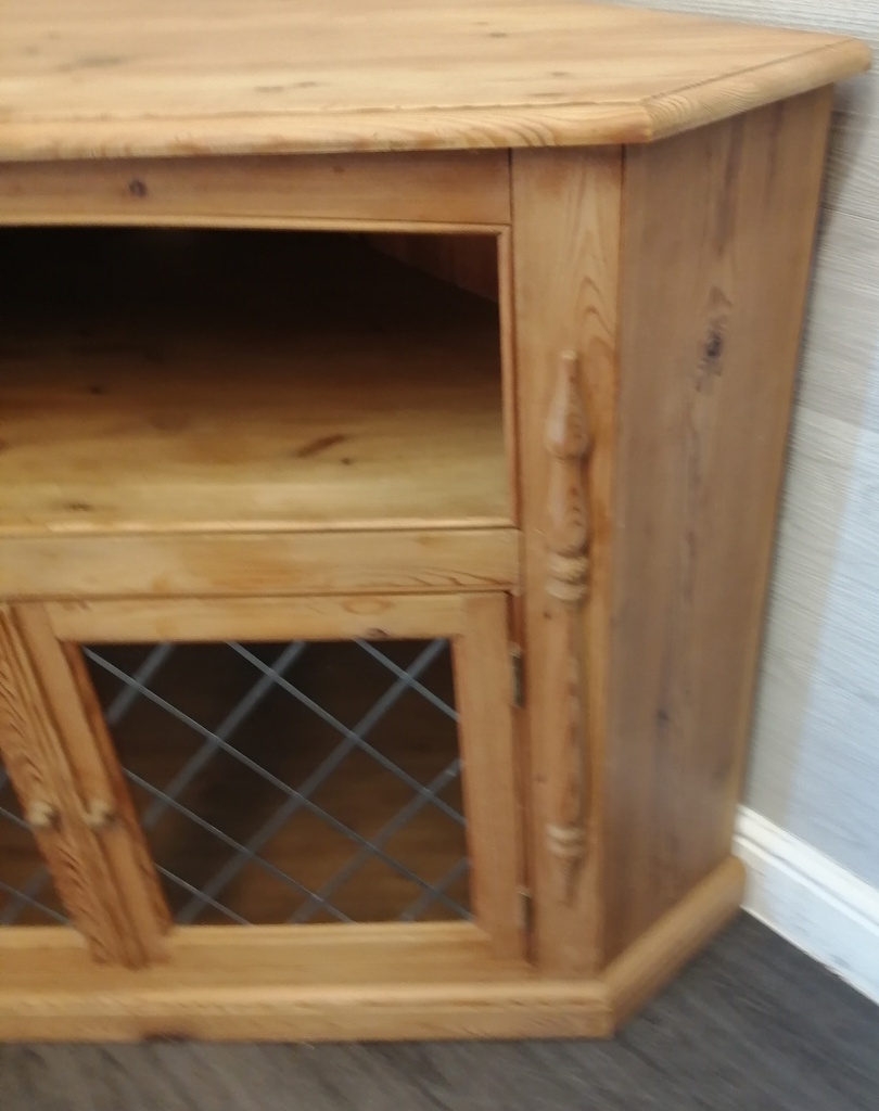 Quality Solid Pine large Tv Corner Unit
