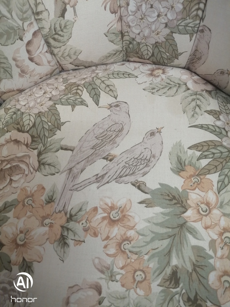 LOVELY BIRD PRINT BEDROOM CHAIR