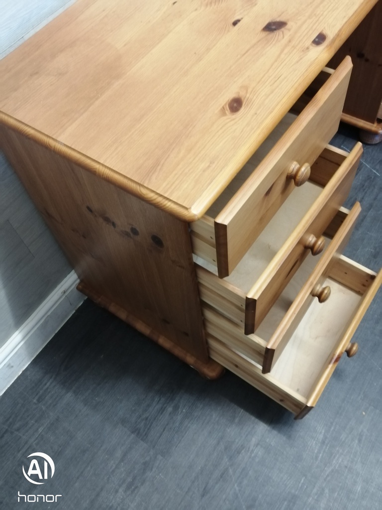 Pine Eight Drawer Dressing Table / Desk