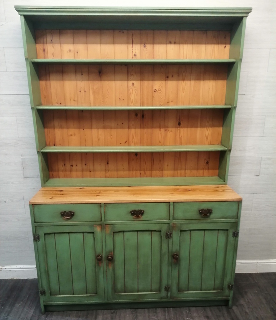 Lovely  painted  pine shabby chic dresser