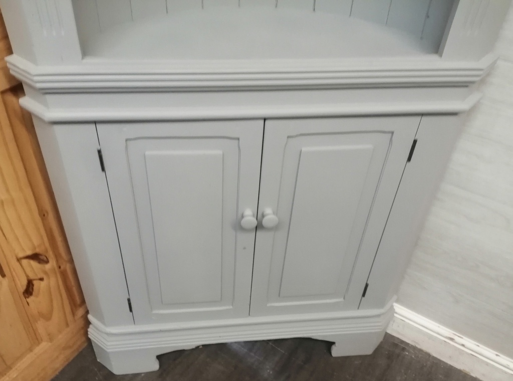 Quality Painted Solid Pine Barrell Back Corner Unit