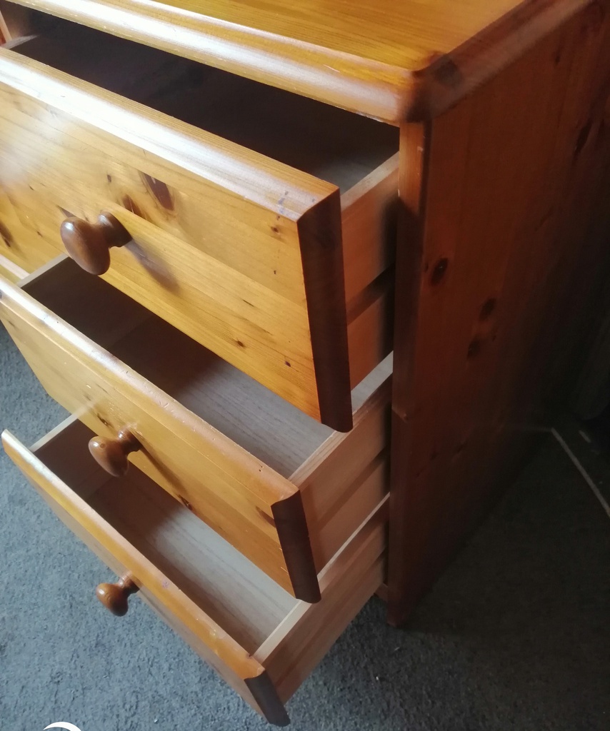 Pair of pine bedsides chests