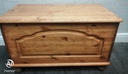 Pine blanket box