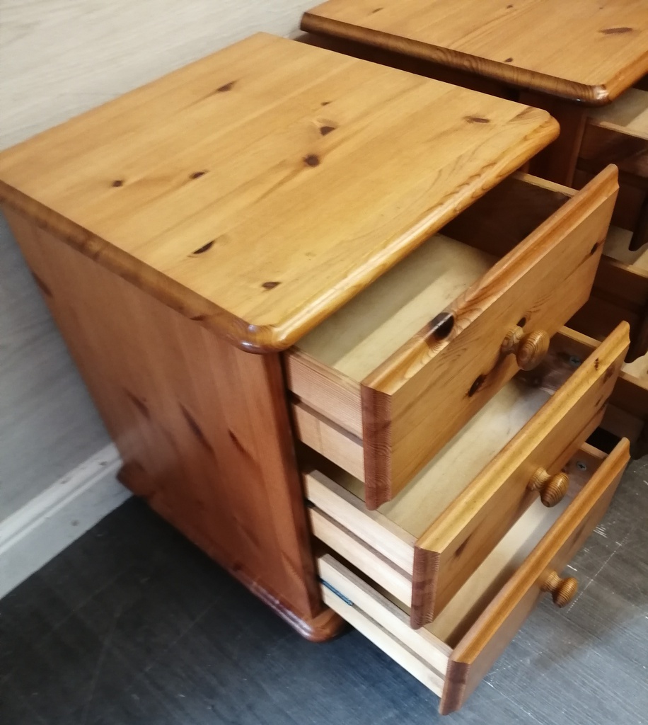 Pair of pine bedsides chests