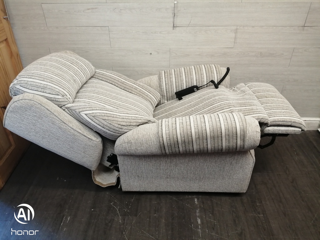 SEMINAR RISE AND RECLINE ARMCHAIR