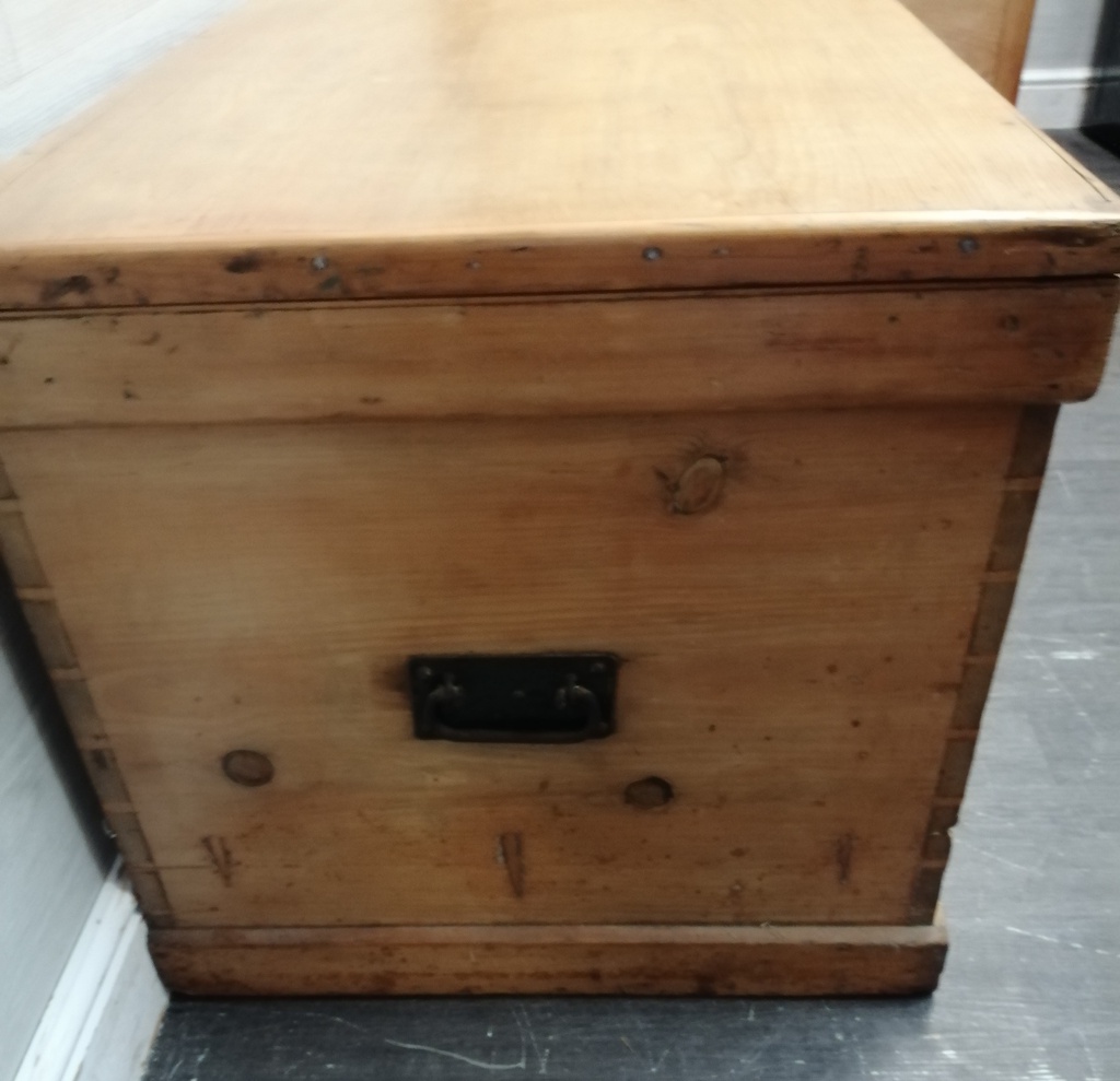 LOVELY LARGE OLD PINE BLANKET BOX /COFFEE TABLE