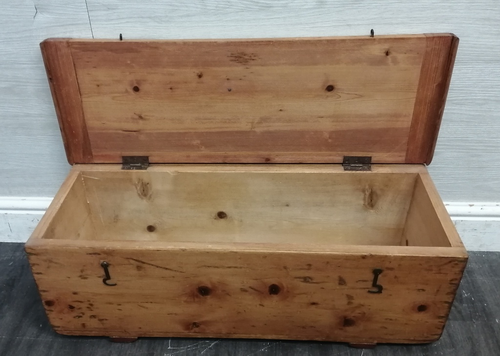 LOVELY SMALL OLD PINE BOX