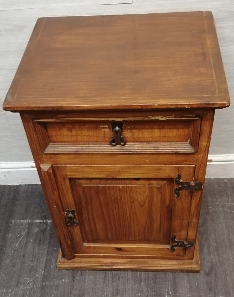 MEXICAN PINE BEDSIDE