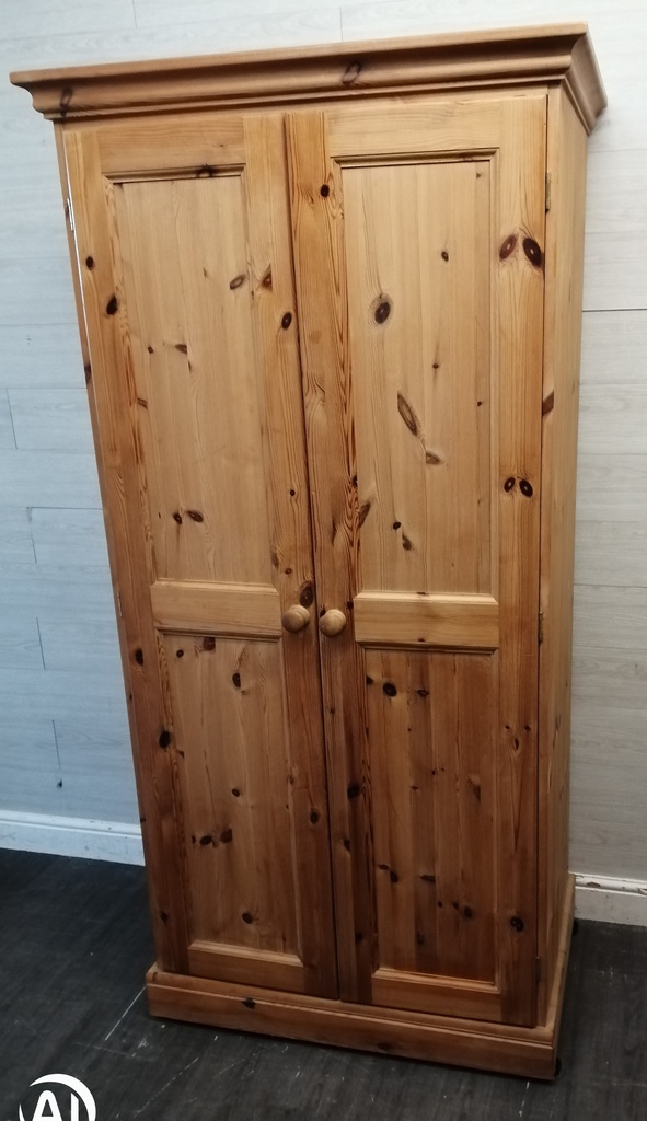 QUALITY SOLID PINE DOUBLE WARDROBE