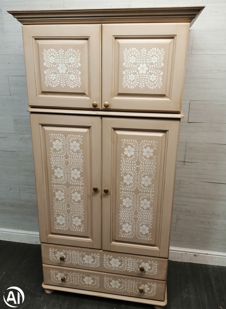 LOVELY NEAT PAINTED TOP BOX COMBI WARDROBE