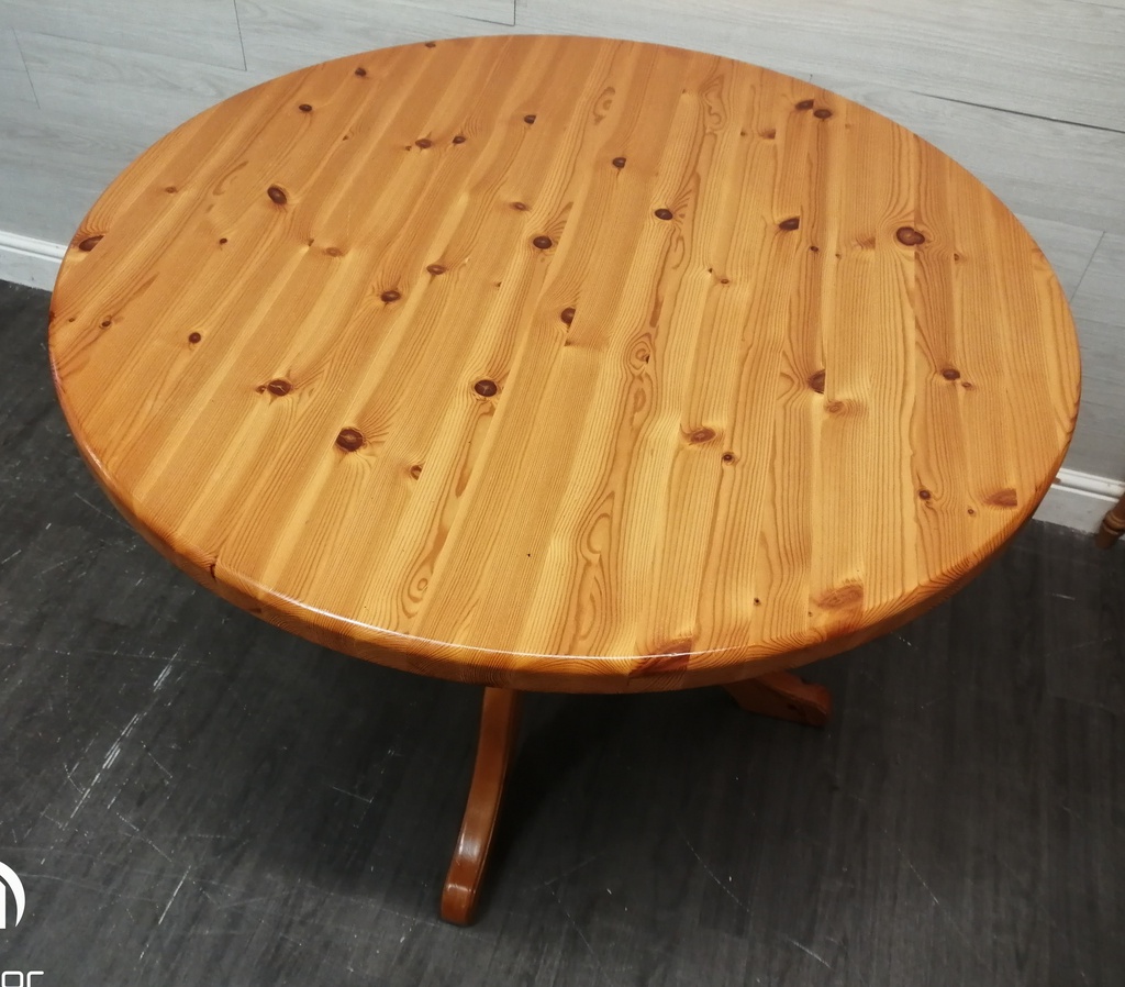 ROUND SOLID PINE QUALITY DINING TABLE