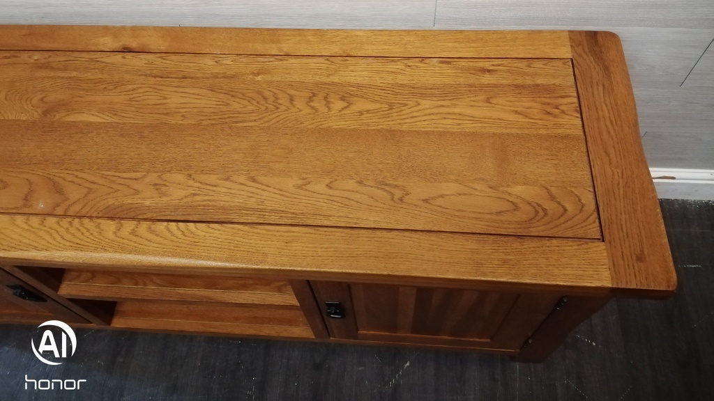 QUALITY OAK TV BENCH/STAND