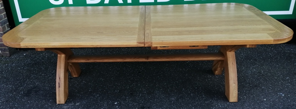 QUALITY OAK EXTENDING 11FT TABLE AND 10 CHAIRS