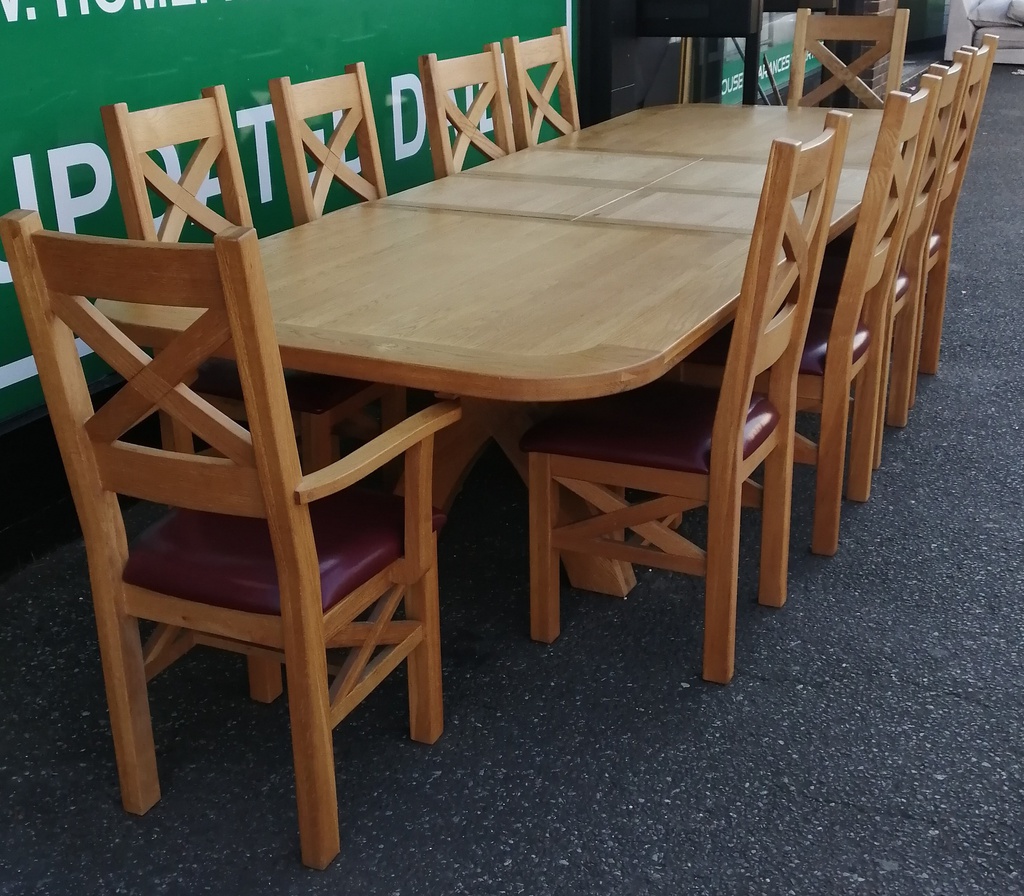 QUALITY OAK EXTENDING 11FT TABLE AND 10 CHAIRS