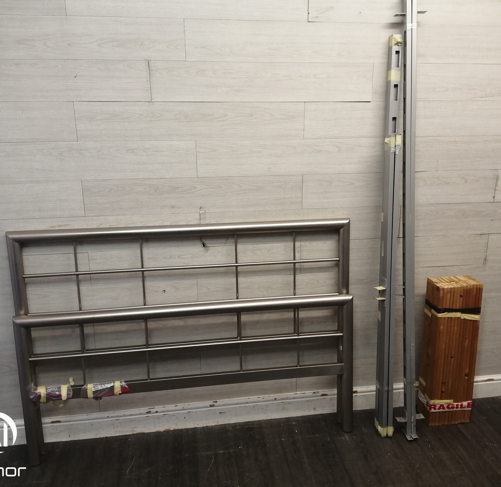 4ft 6" DOUBLE CHROME STYLE   BED FRAME