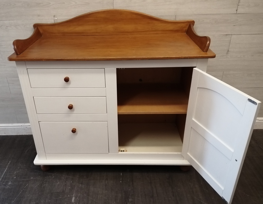 large White Shaker Style Sideboard / chest