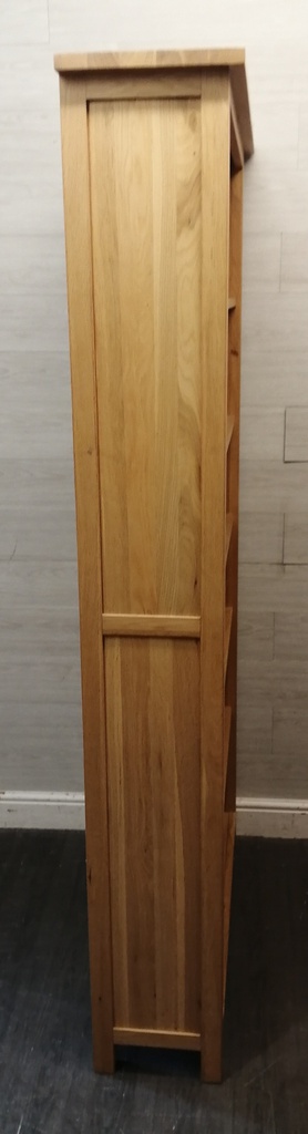 LOVELY OAK BOOKCASE