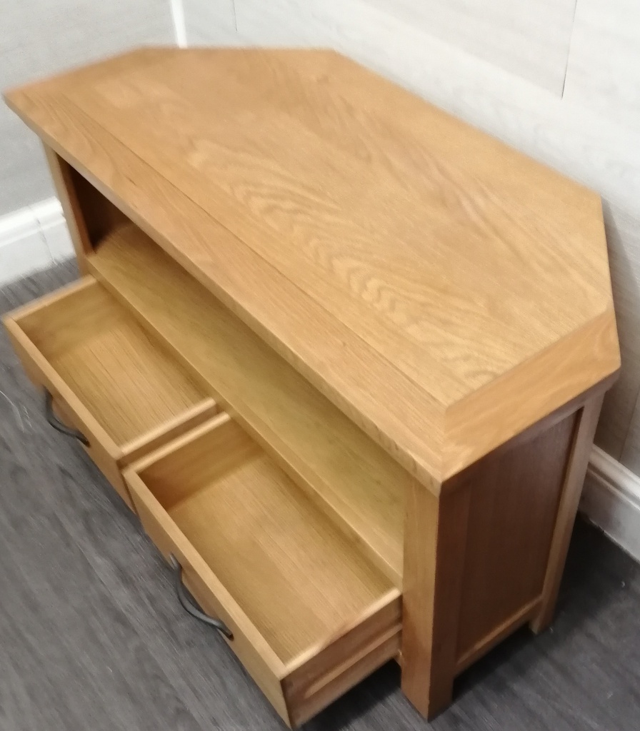 Neat Oak TV Stand