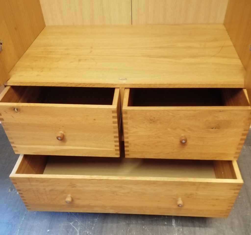 Oak style double wardrobe with drawers