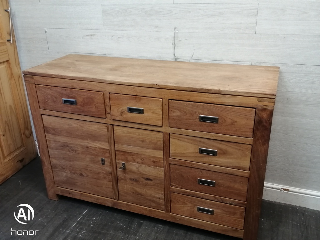 LOVELY RUSTIC WOOD SIDEBOARD / CHEST