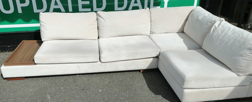 LOVELY MODERN CREAM CORNER SOFA