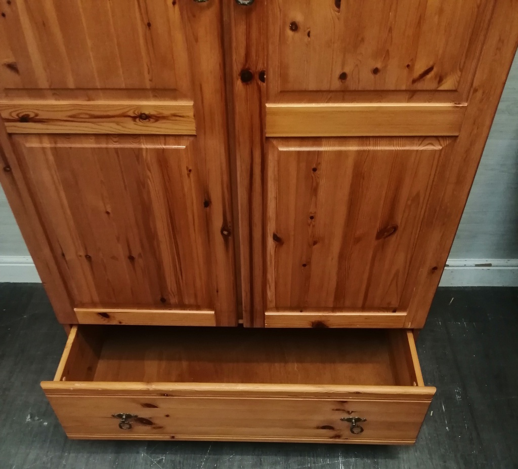 Double pine wardrobe with drawer