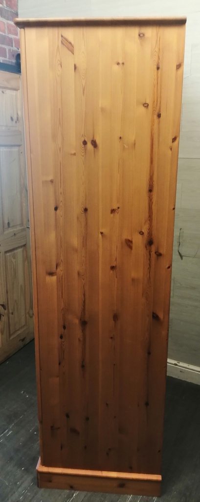 Double pine wardrobe with drawer