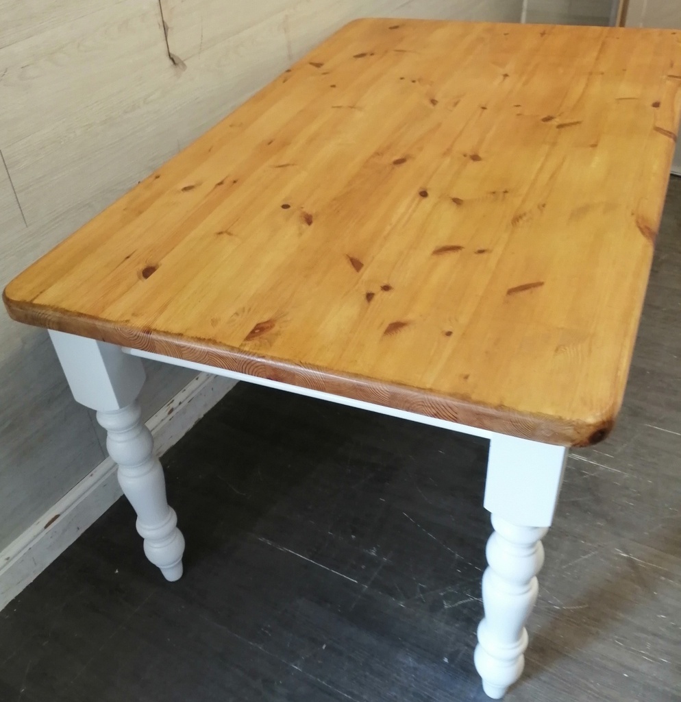 SOLID PINE 5FT DINING TABLE