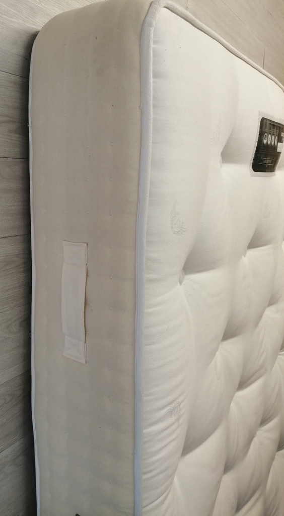4ft  DREAMLAND BEDS LUXURY MATTRESS