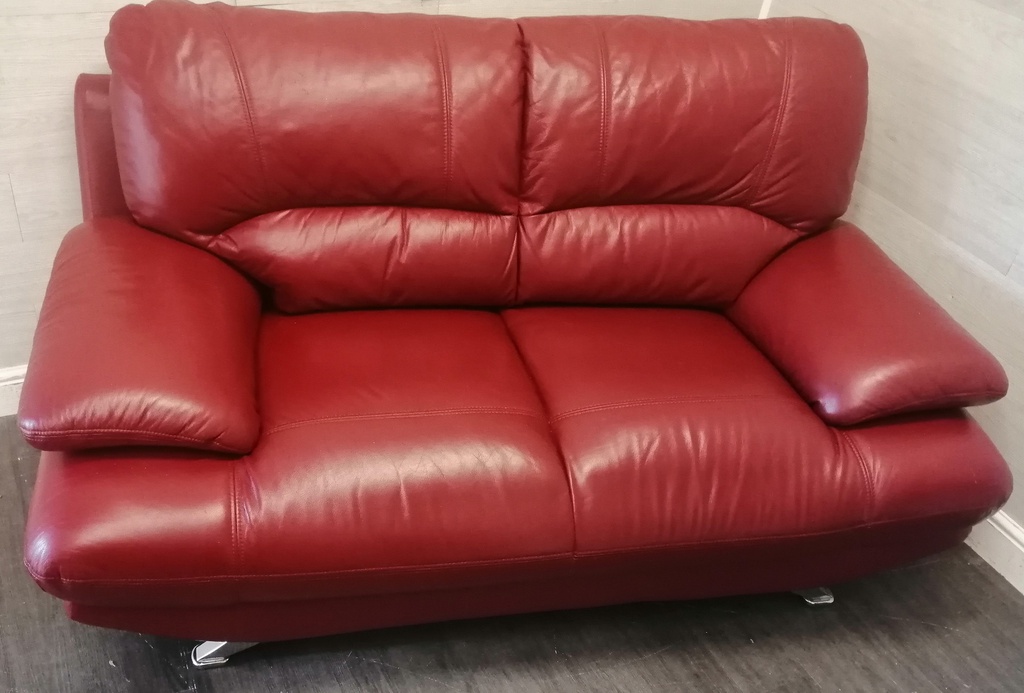 NEAT RED LEATHER MODERN RETRO STYLE SOFA