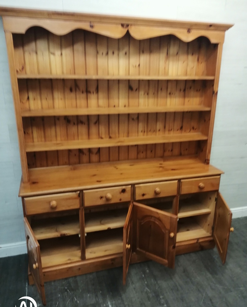 Quality solid pine large dresser unit