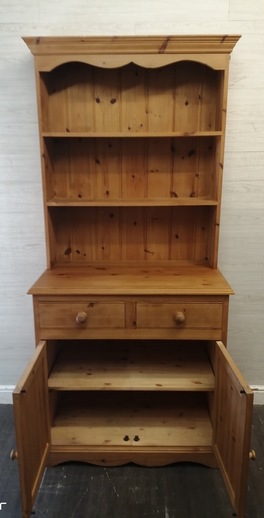 LOVELY NEAT SOLID PINE DRESSER