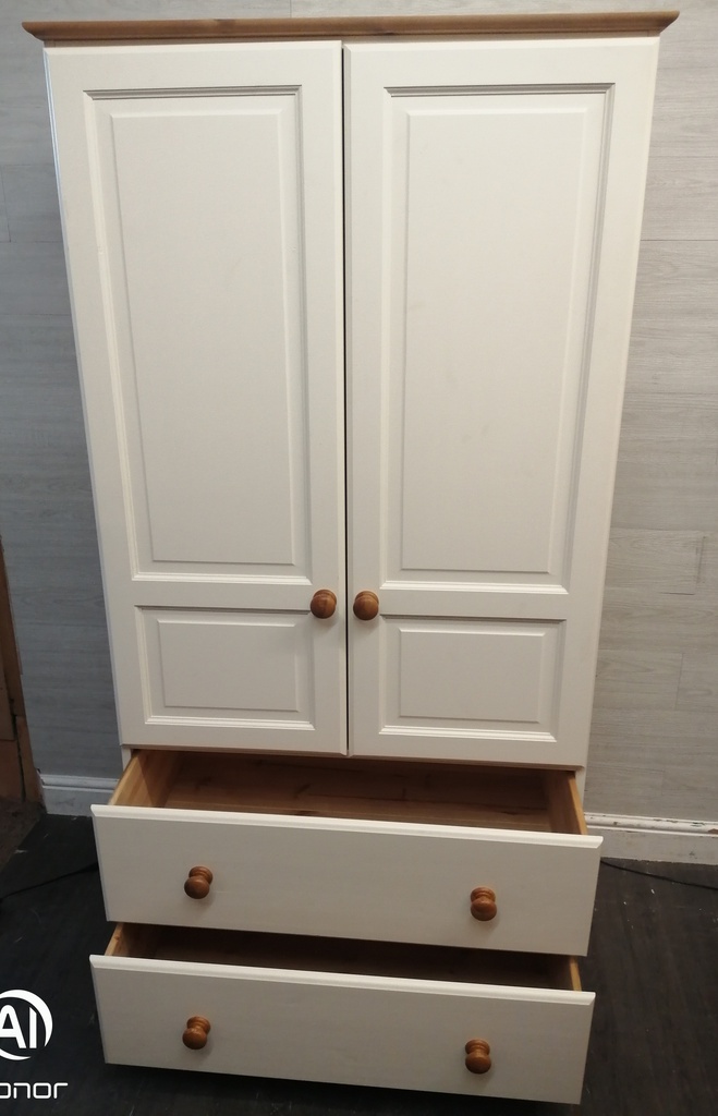 QUALITY SHAKER STYLE CREAM WARDROBE WITH DRAWERS