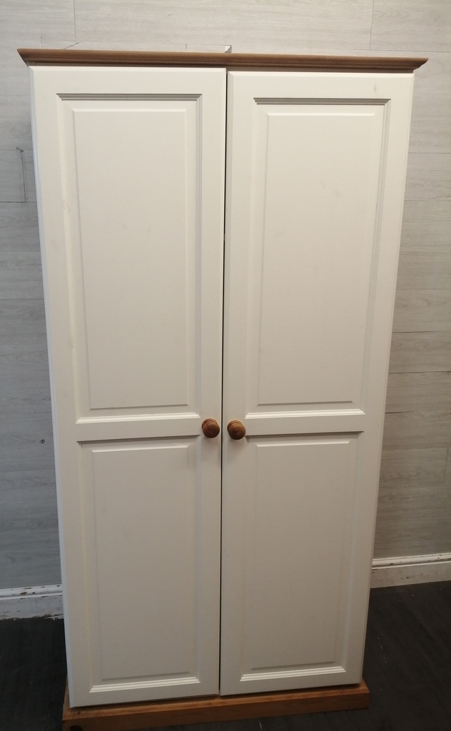 QUALITY SHAKER STYLE CREAM WARDROBE