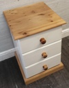 QUALITY SHAKER STYLE CREAM BEDSIDE CHEST OF THREE DRAWERS