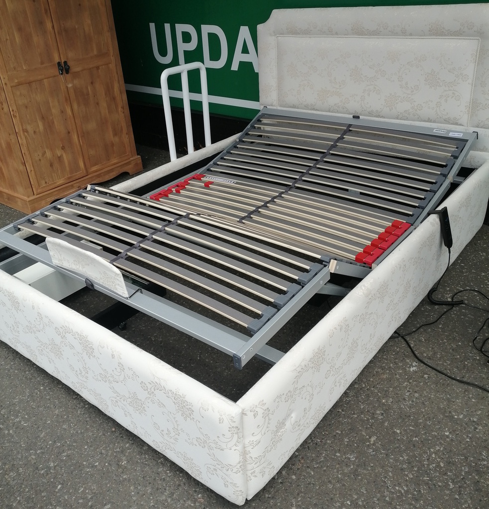 STUNNING 4FT 6" ADJUSTABLE ELECTRIC BED