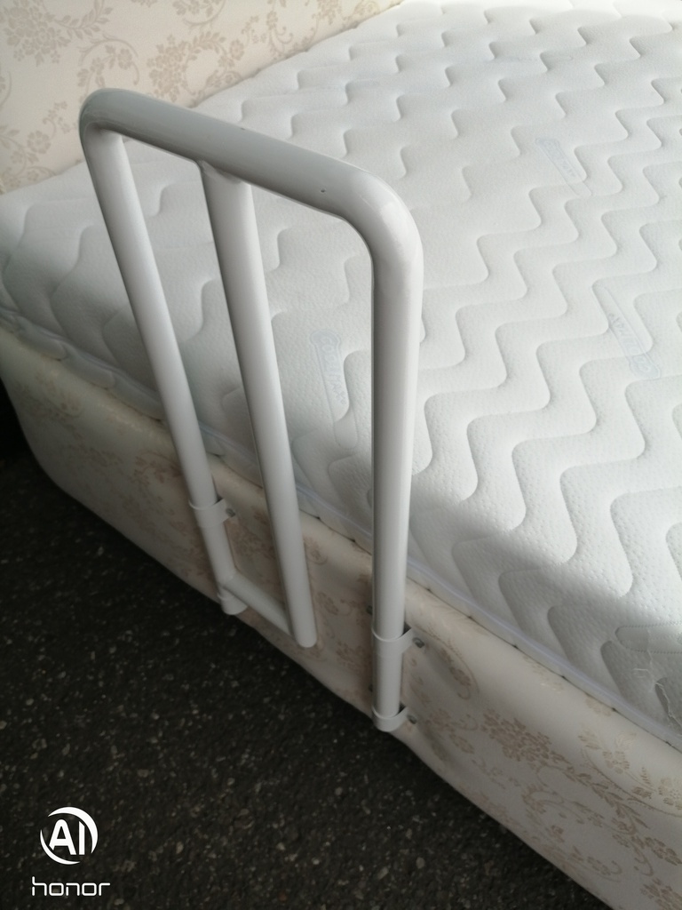 STUNNING 4FT 6" ADJUSTABLE ELECTRIC BED