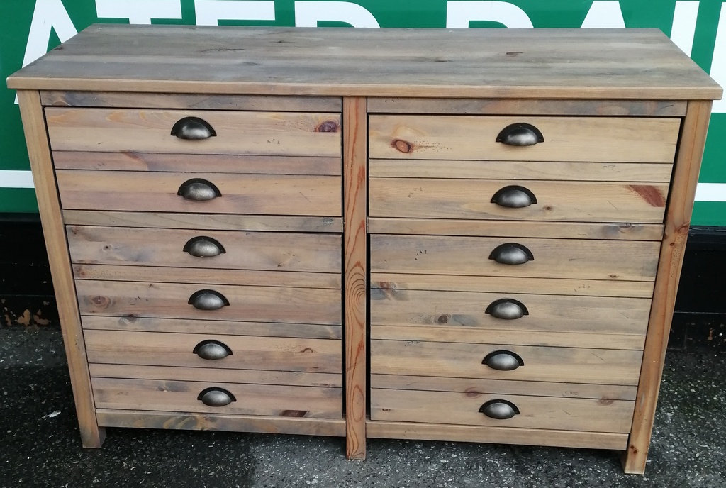 RUSTIC STYLE SIDEBOARD / CHEST