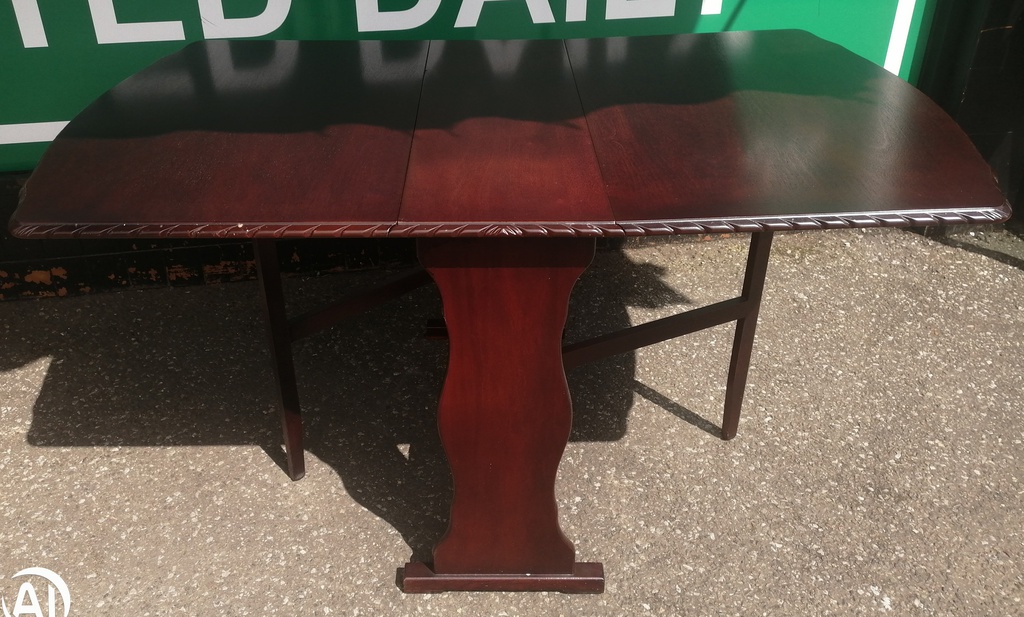 MAHOGANY STYLE DROP LEAF DINING TABLE