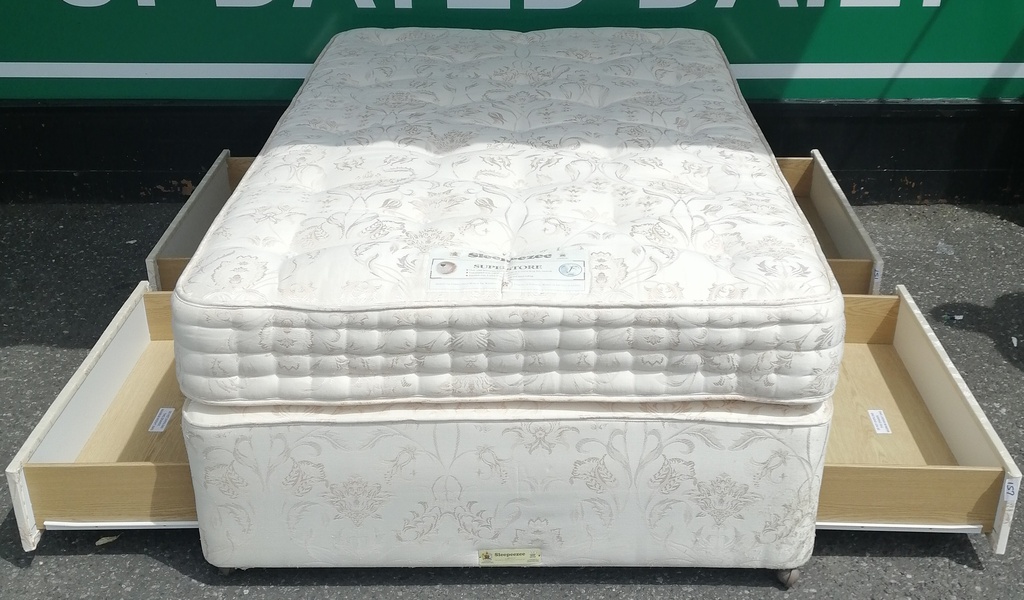 4FT SLEEPEEZEE DIVAN AND MATRESS SET