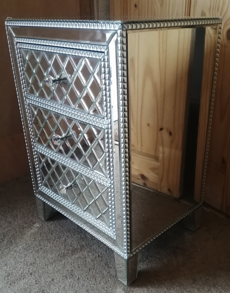 LOVELY MIRRORED BEDSIDE/ SIDE TABLE