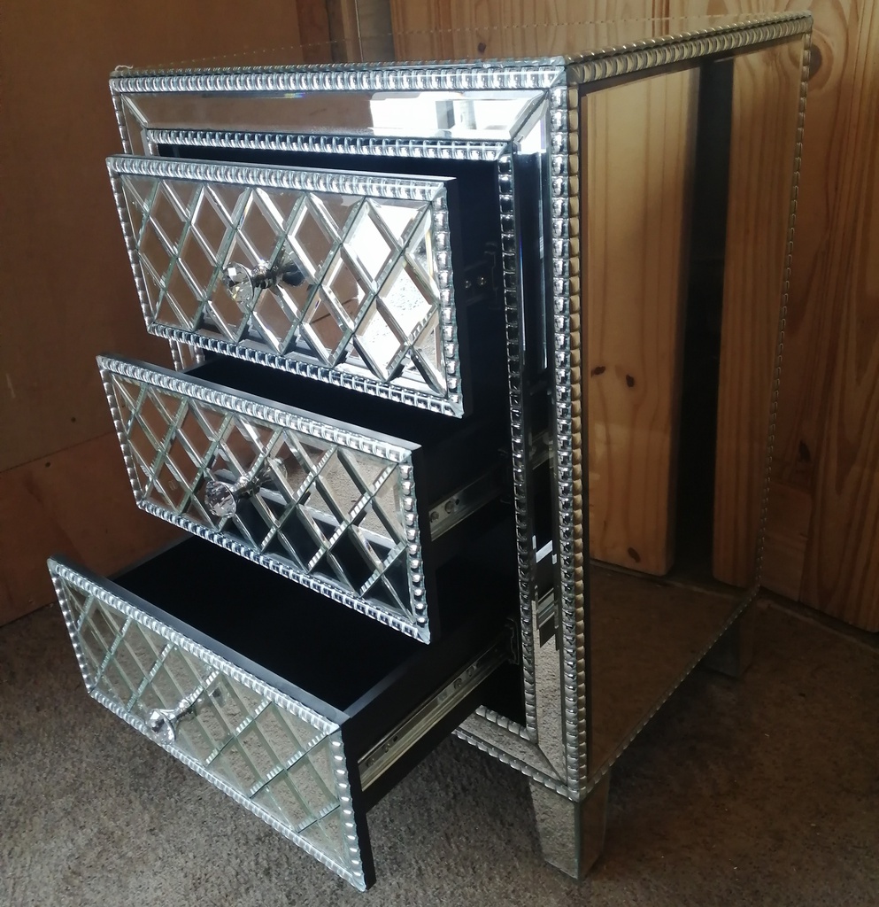 LOVELY MIRRORED BEDSIDE/ SIDE TABLE