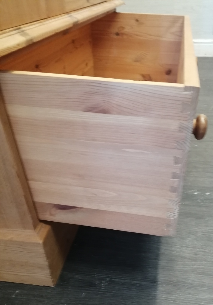 SINGLE DOOR SOLID PINE WARDROBE WITH DRAWER