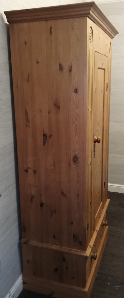 SINGLE DOOR SOLID PINE WARDROBE WITH DRAWER