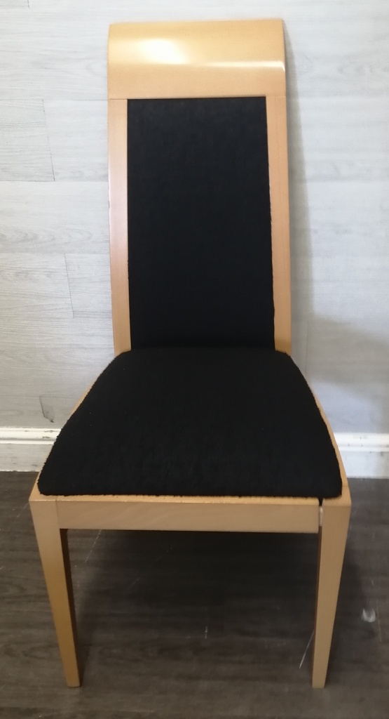 QUALITY  JOHN.E.COYLE  EXTENDING TABLE AND 6 CHAIRS