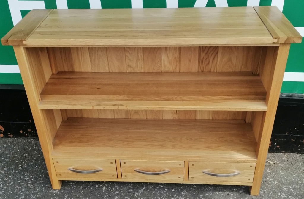 Lovely quality neat oak bookcase with drawers