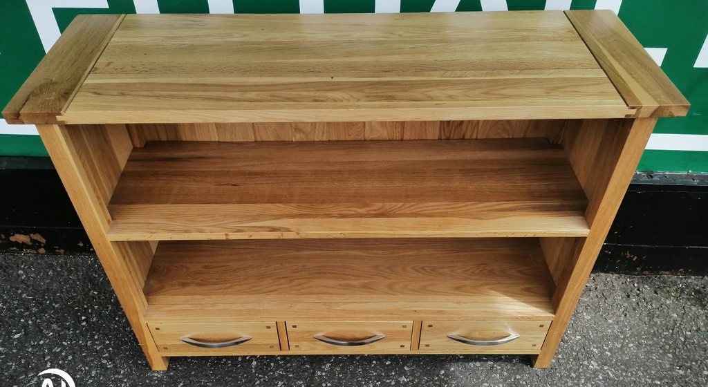 Lovely quality neat oak bookcase with drawers