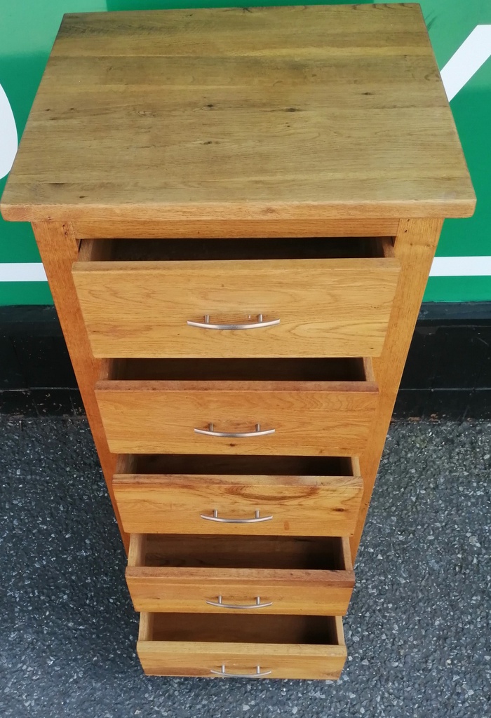 Oak Wellington Chest of Five Drawers